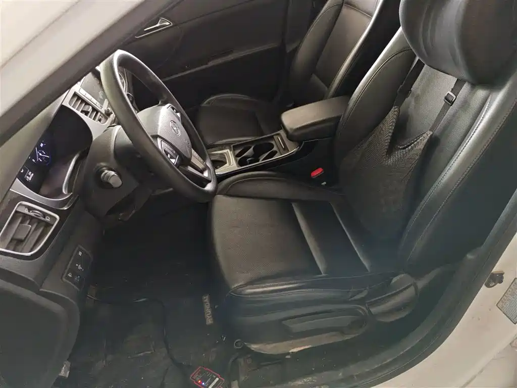 Hyundai Mistra 2015 — фото 15