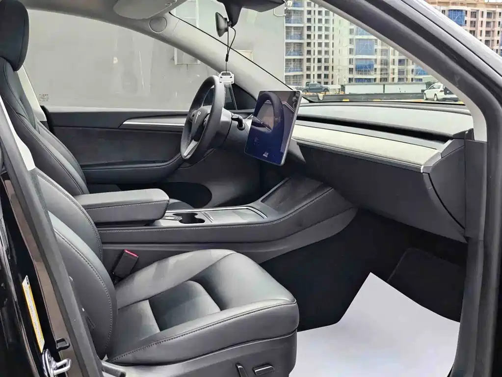 Tesla Model Y 2023 — фото 15