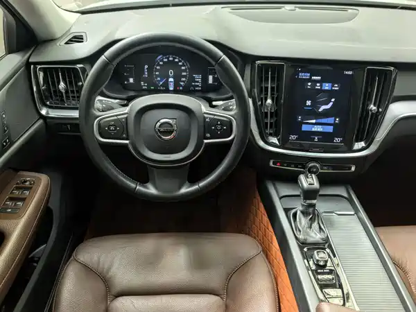 Volvo V60 2020