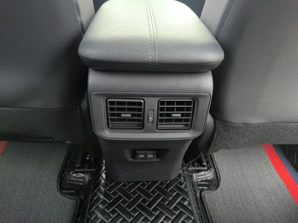 Toyota RAV4 2023 — фото 14