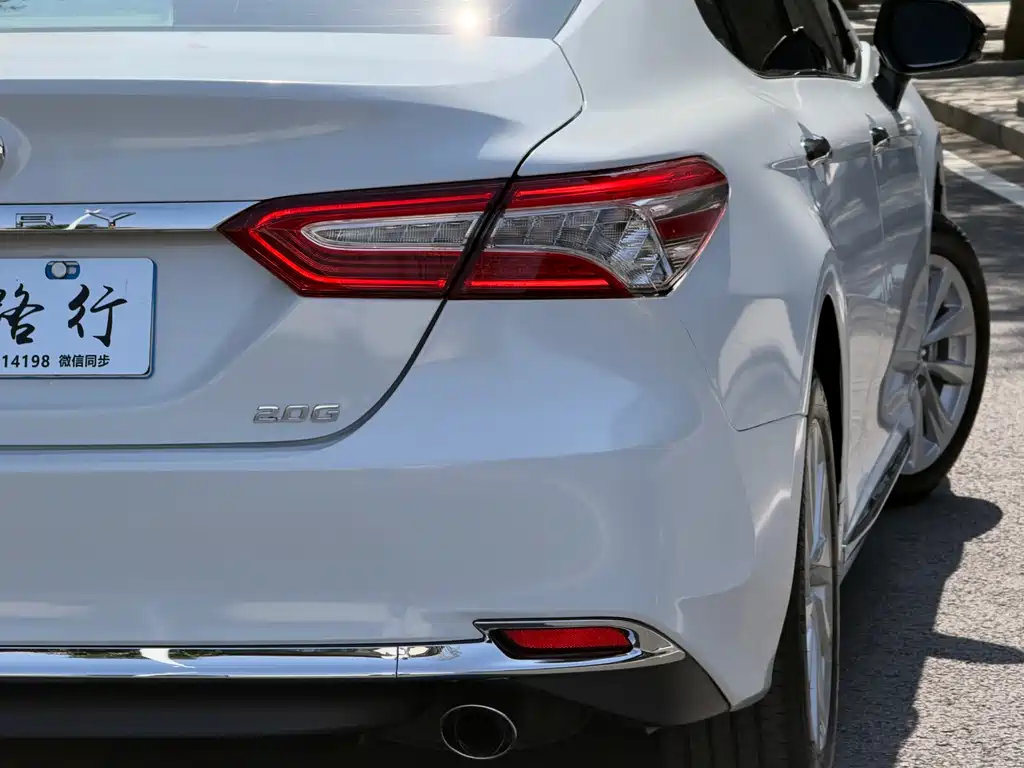 Toyota Camry 2023 — фото 31