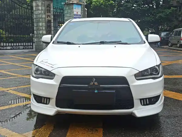 Mitsubishi Lancer EX 2013