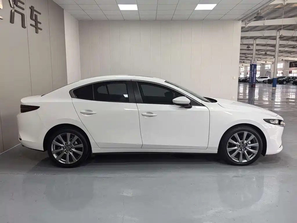 Mazda 3 Axela 2026