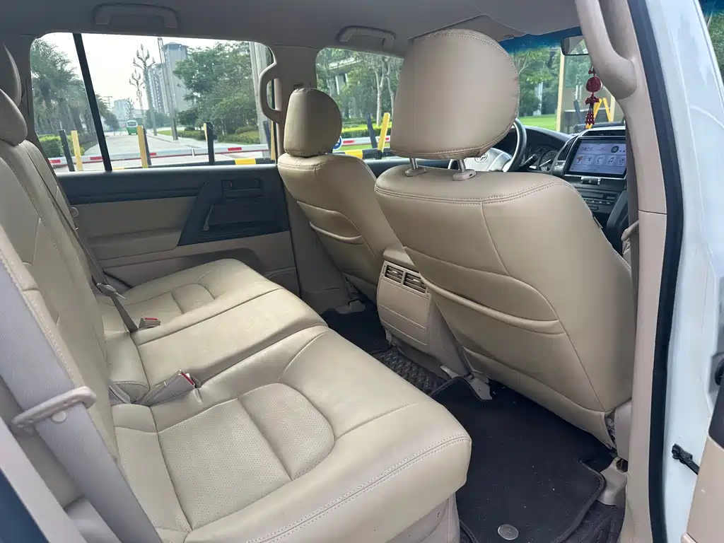 Toyota Land Cruiser 2016 — фото 14