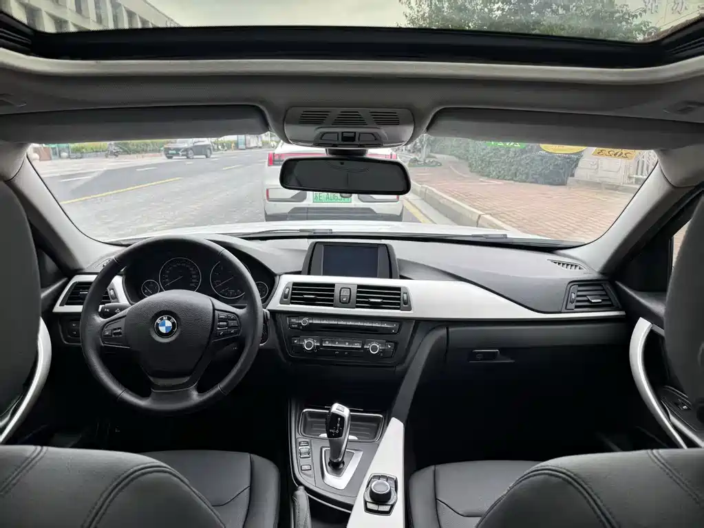 BMW 3 Series 2015 — фото 11