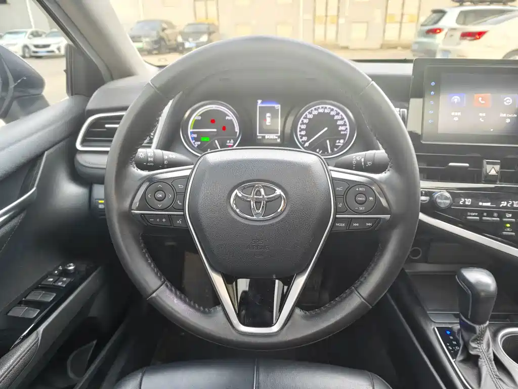Toyota Camry 2021 — фото 9