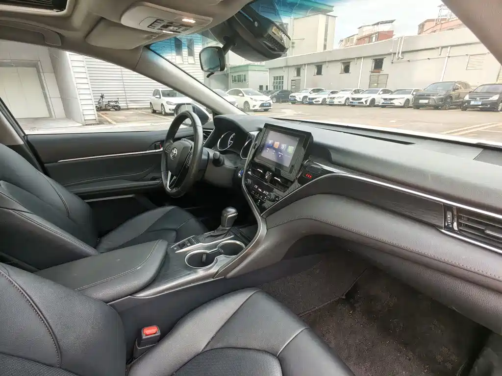 Toyota Camry 2021 — фото 14