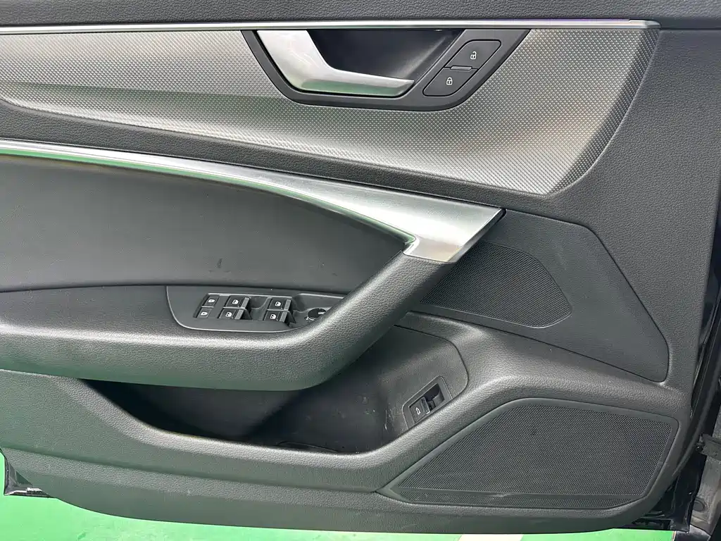 Audi A6L 2021 — фото 18
