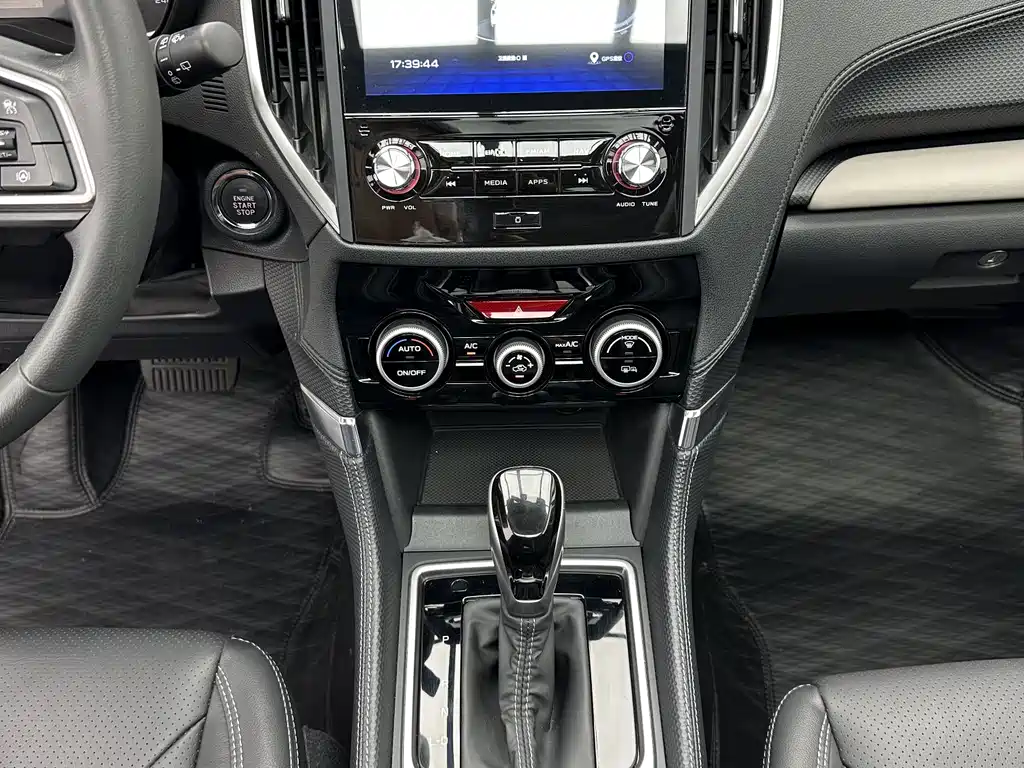 Subaru Forester 2024 — фото 15