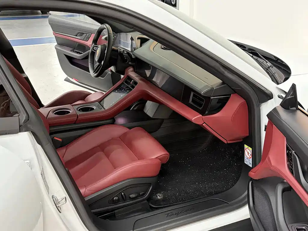 Porsche Taycan 2021 — фото 11