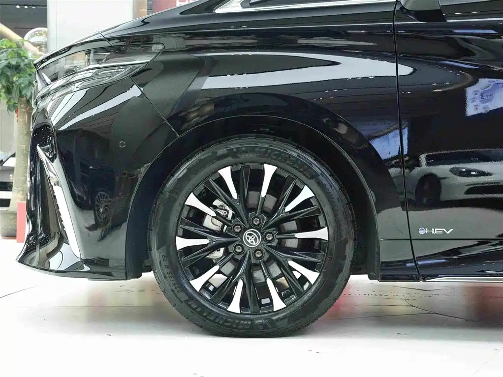 Toyota Alphard 2025 — фото 27
