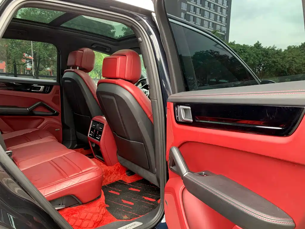 Porsche Cayenne 2019 — фото 17