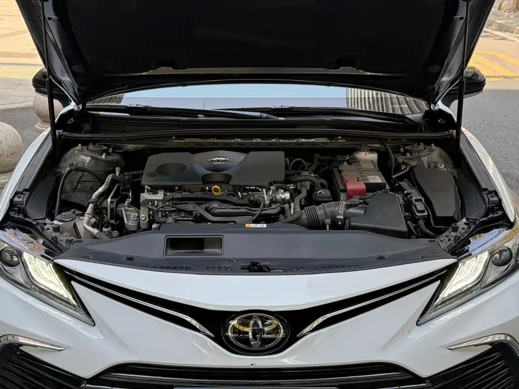 Toyota Camry 2023 — фото 25