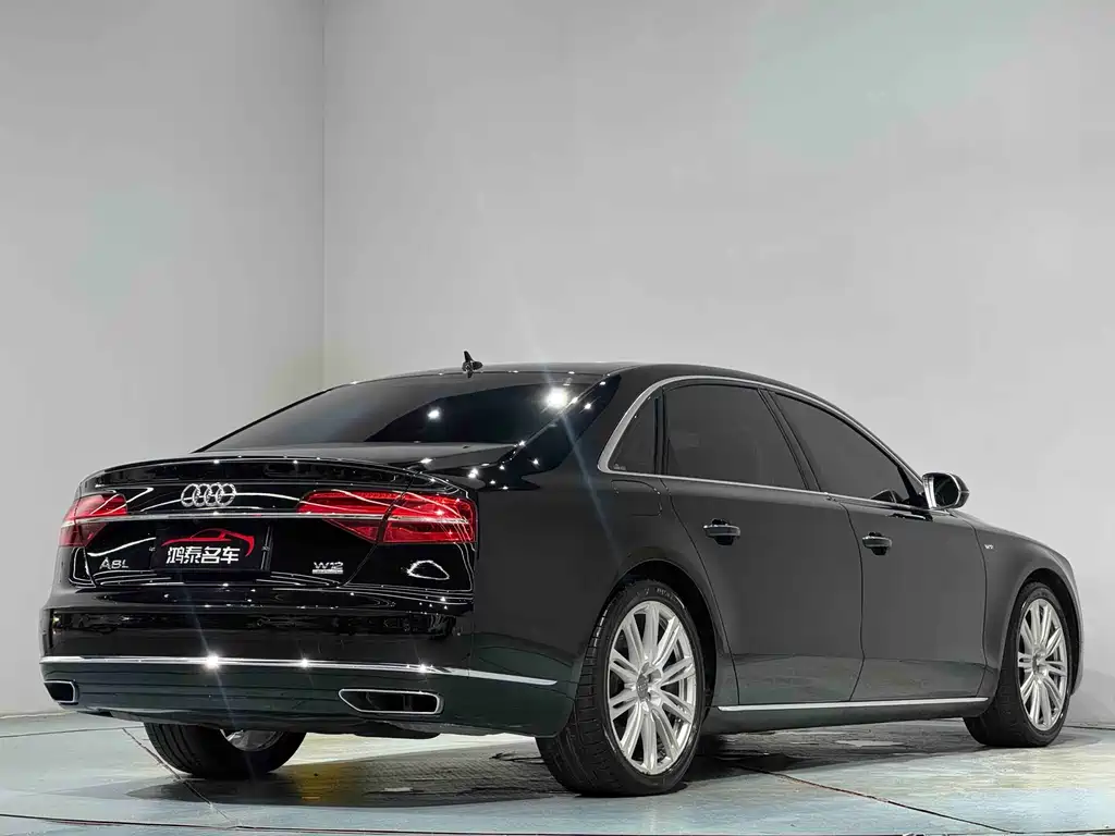 Audi A8 2016 — фото 23