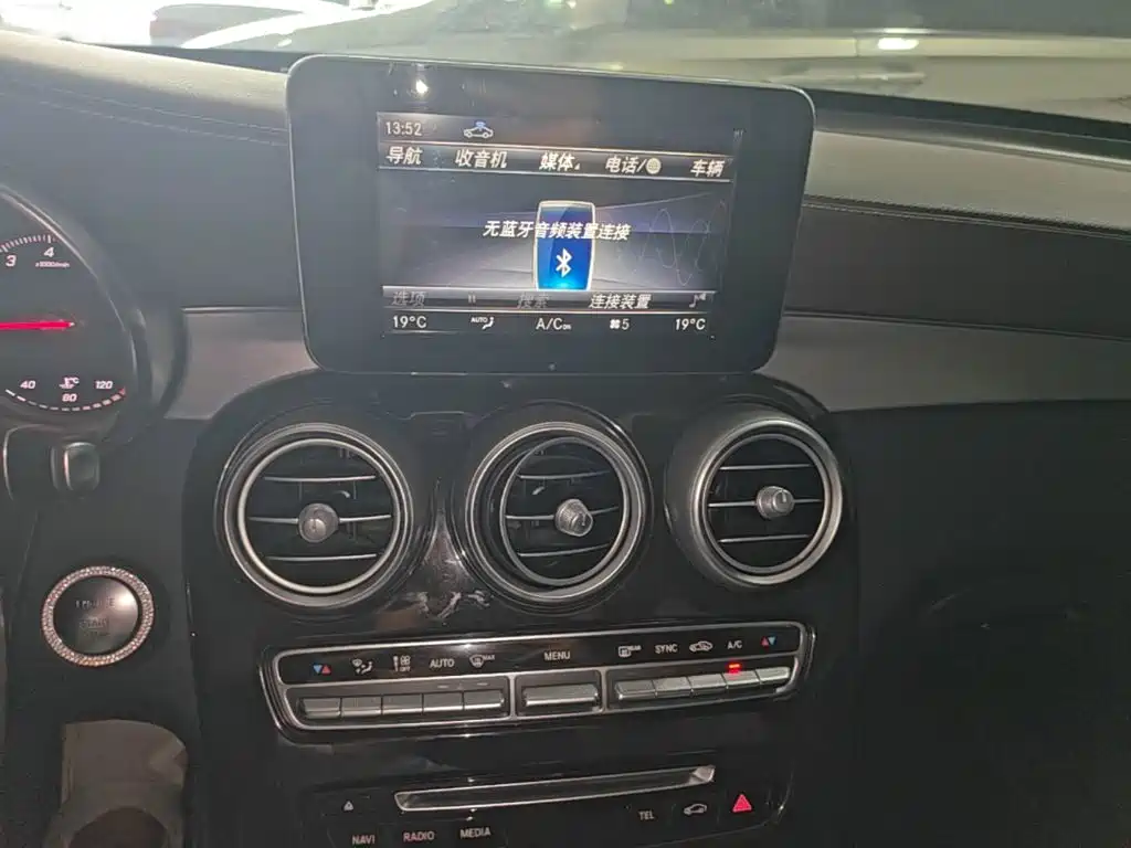 Mercedes-Benz GLC 2018 — фото 13