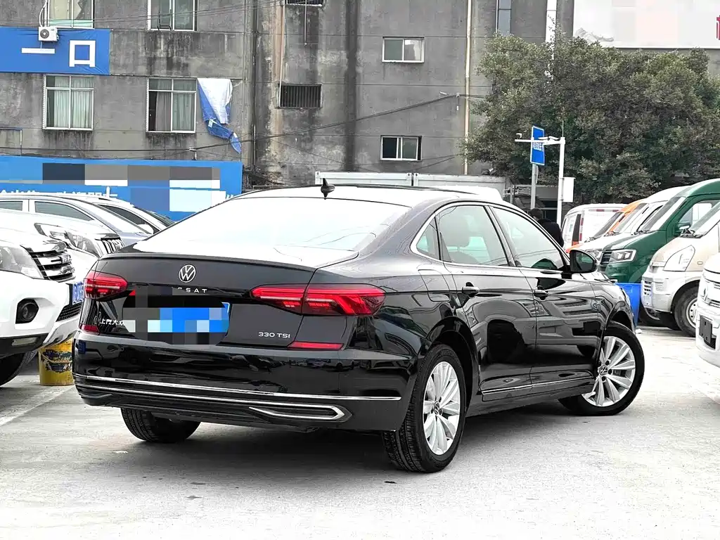 Volkswagen Passat 2021 — фото 7
