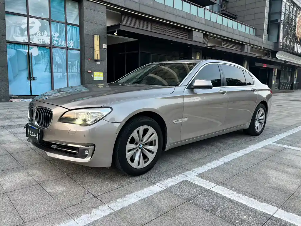 BMW 7 Series 2012 — фото 3