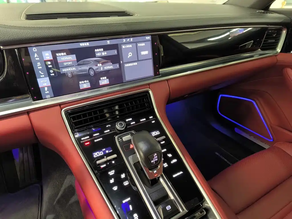 Porsche Panamera 2018 — фото 12