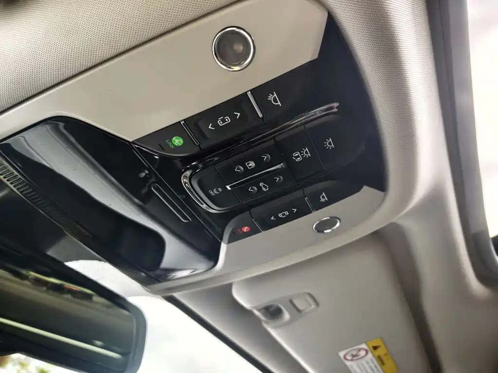 GAC Motor Trumpchi M8 2021 — фото 23