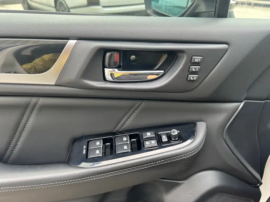 Subaru Outback 2017 — фото 22