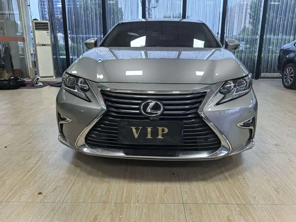 Lexus ES 2017