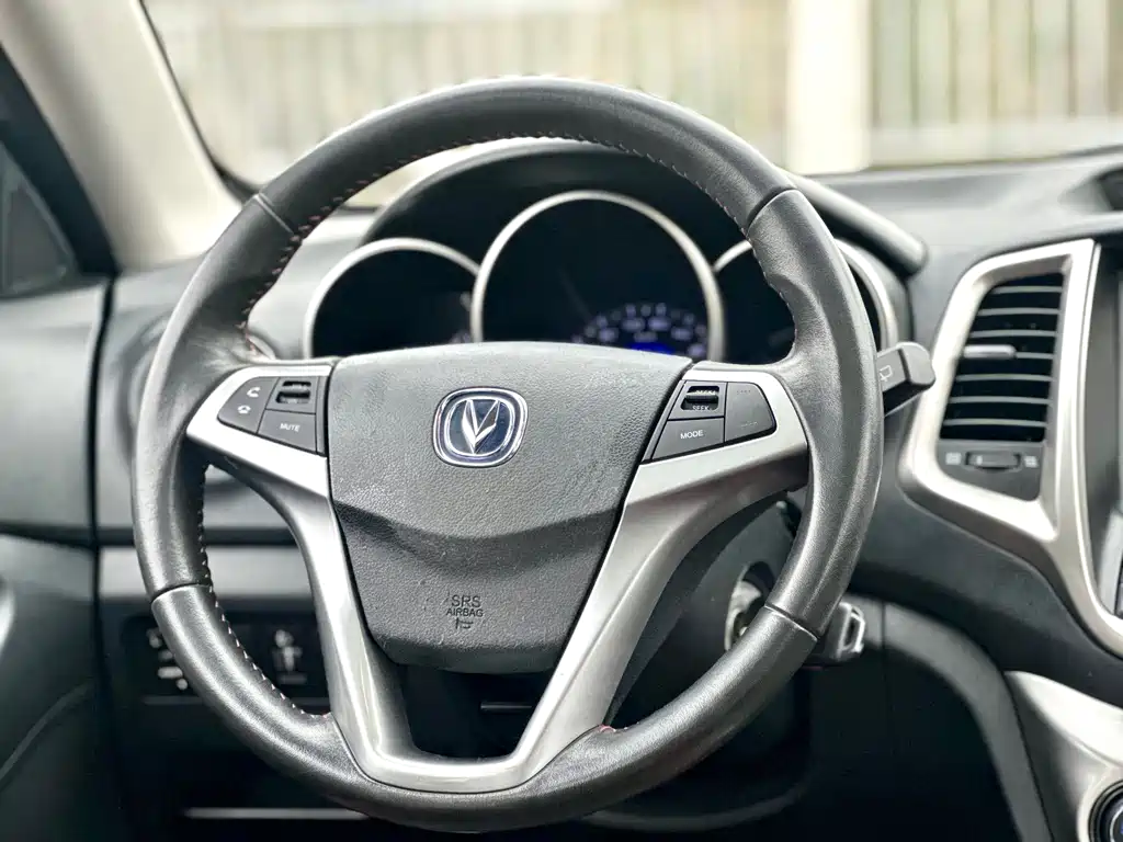 Changan Eado XT 2015 — фото 31