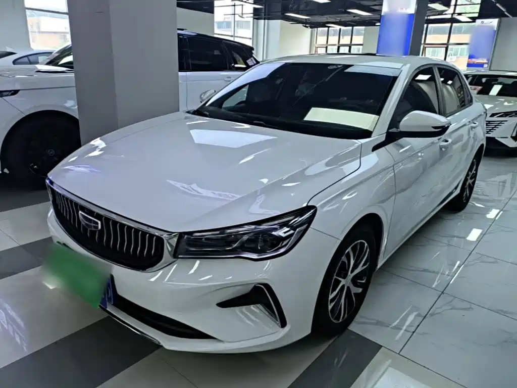 Geely Emgrand 2022