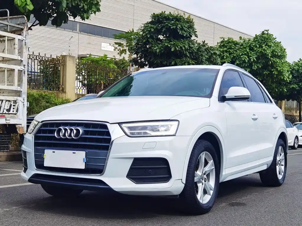 Audi Q3 2018 — фото 1
