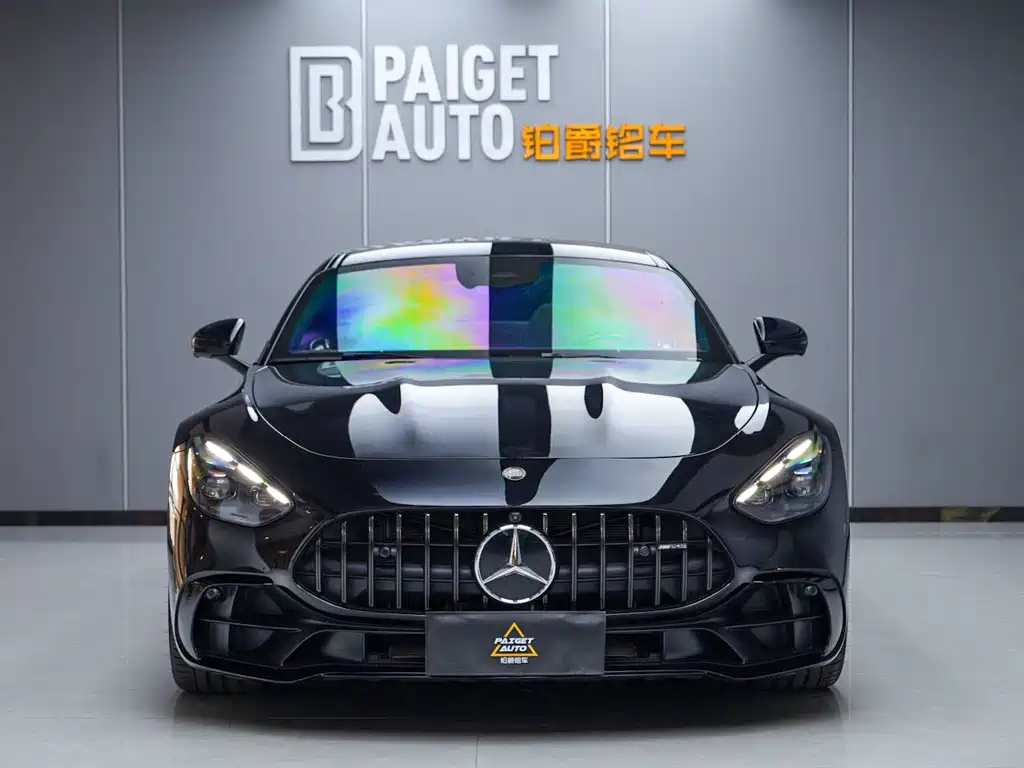 Mercedes-Benz AMG GT 2025 — фото 1