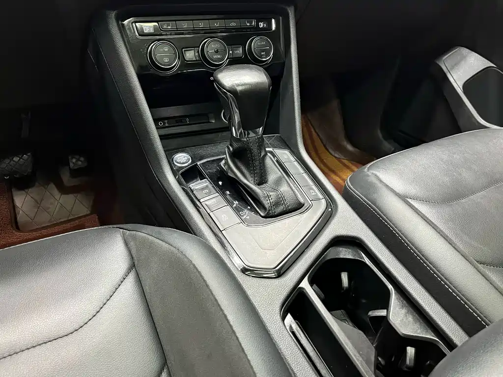Volkswagen Tiguan L 2018 — фото 7