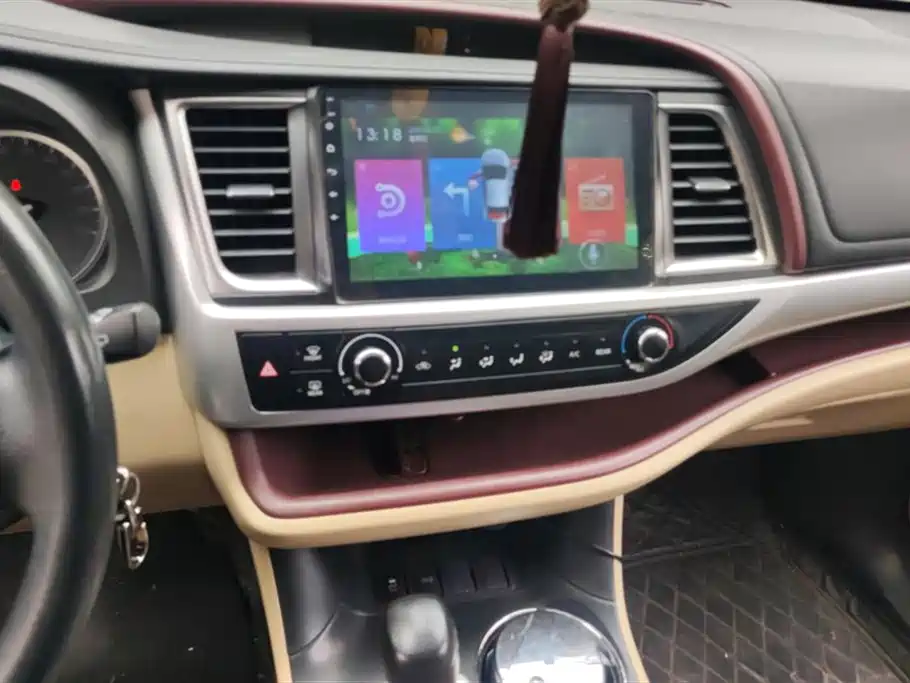 Toyota Highlander 2018 — фото 13