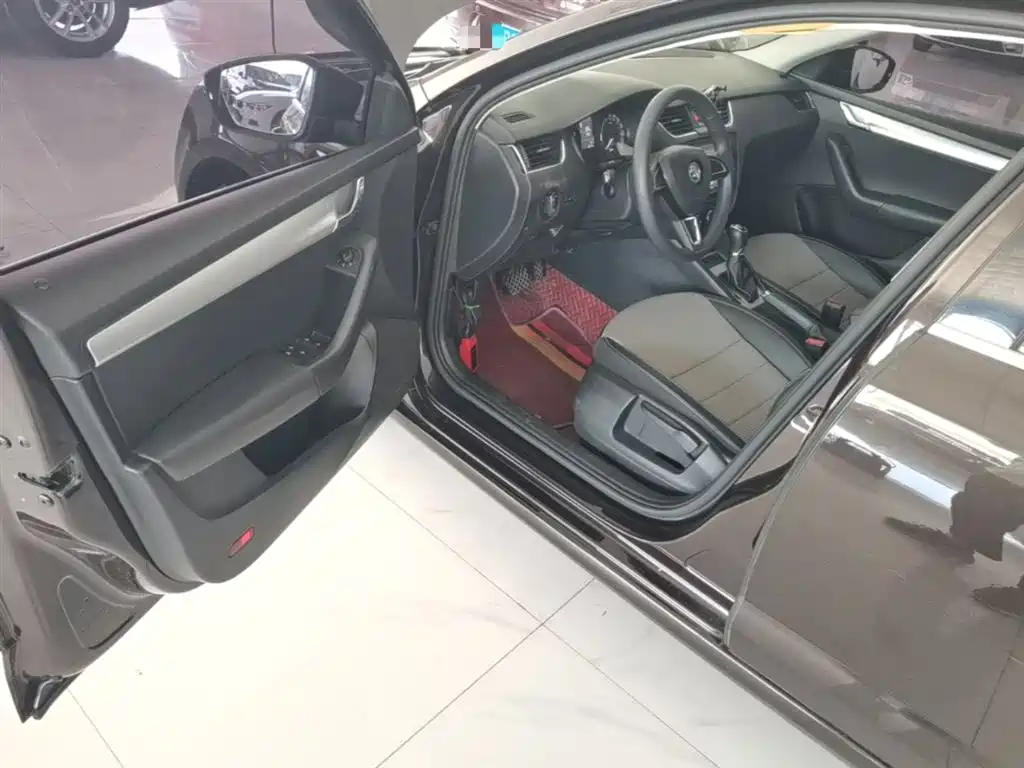 Skoda Octavia 2016 — фото 16