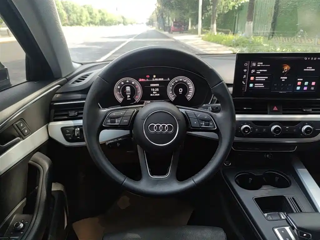 Audi A4L 2023 — фото 11