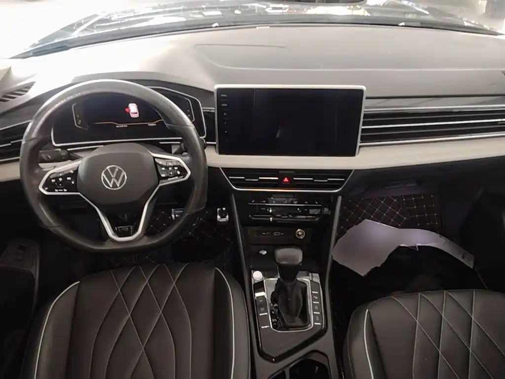 Volkswagen Tiguan L 2021 — фото 10