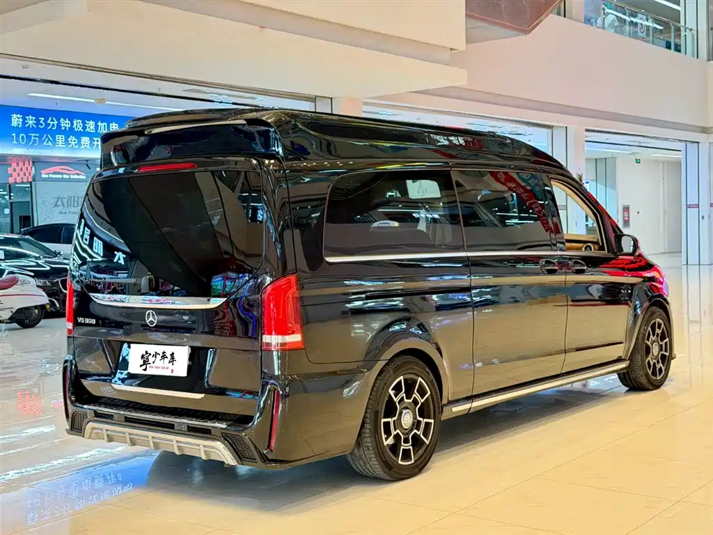 Mercedes-Benz V-Class 2021 — фото 25