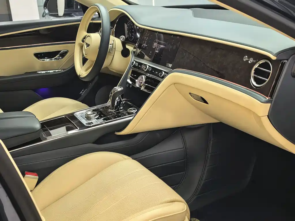 Bentley Flying Spur 2022 — фото 21