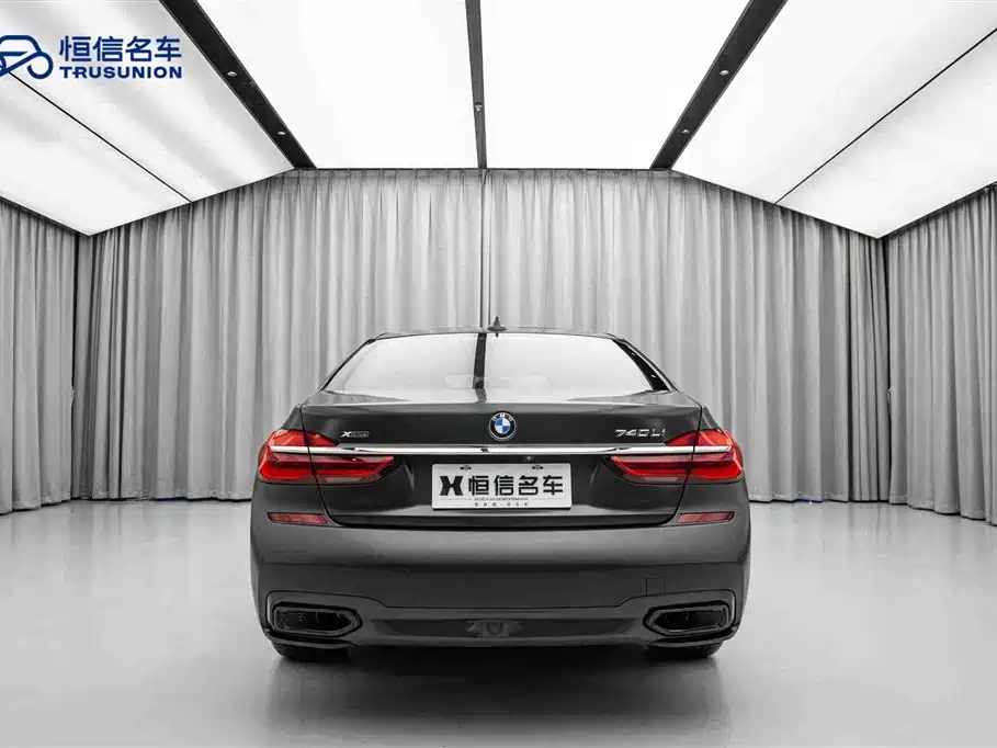 BMW 7 Series 2018 — фото 6
