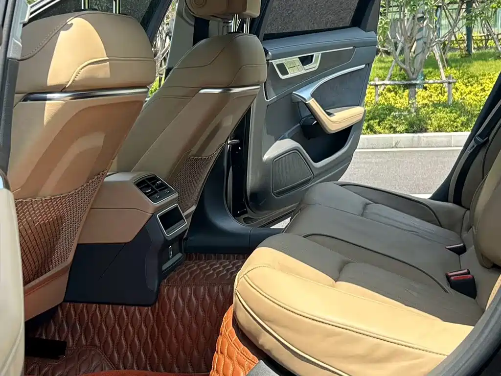 Audi A6L 2022