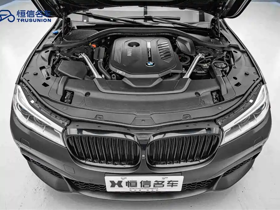 BMW 7 Series 2018 — фото 21