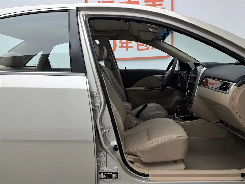 Buick Excelle 2015 — фото 23