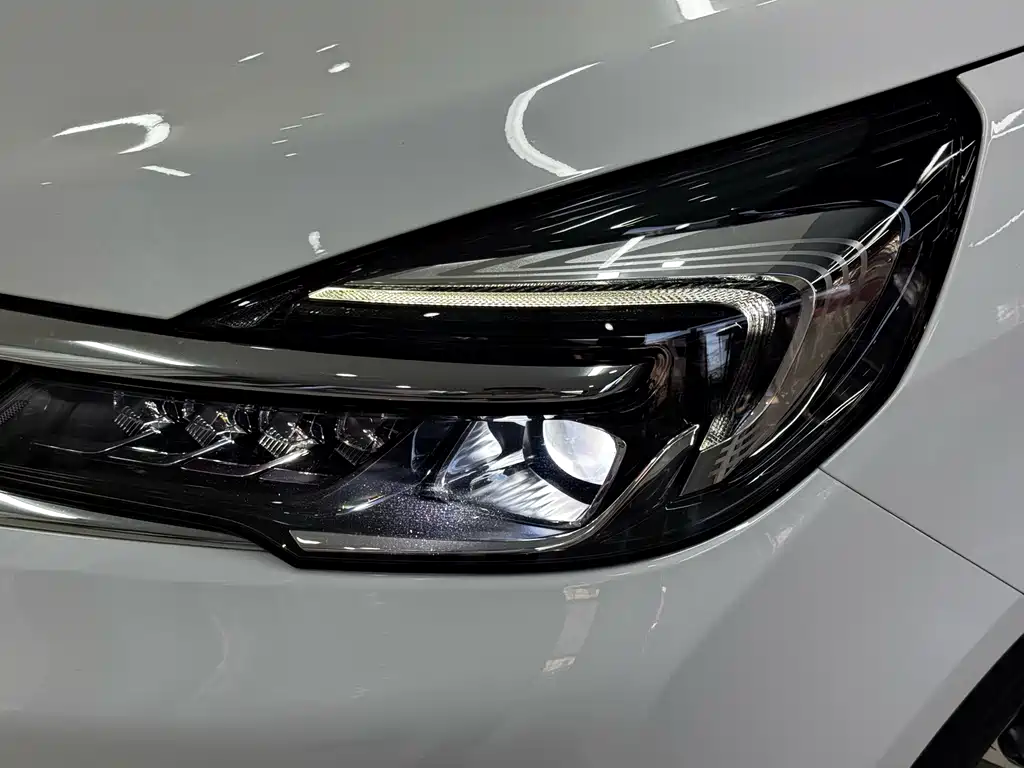 Buick GL8 2022 — фото 8