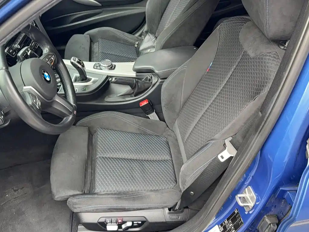 BMW 3 Series 2018 — фото 14