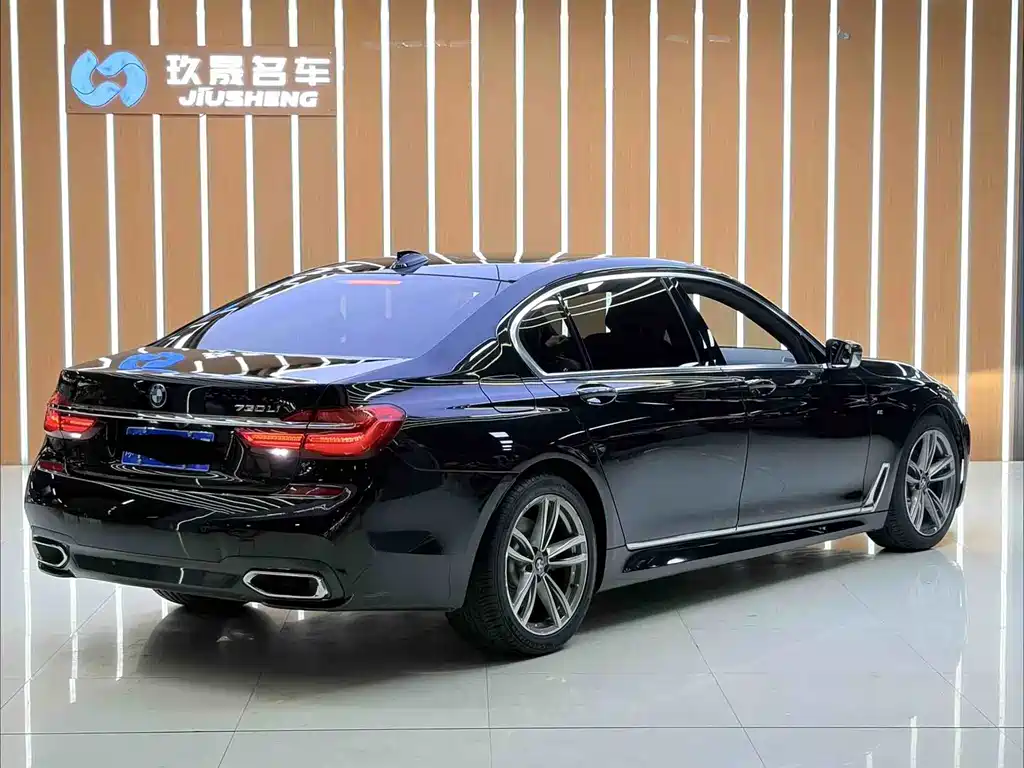 BMW 7 Series 2018 — фото 6