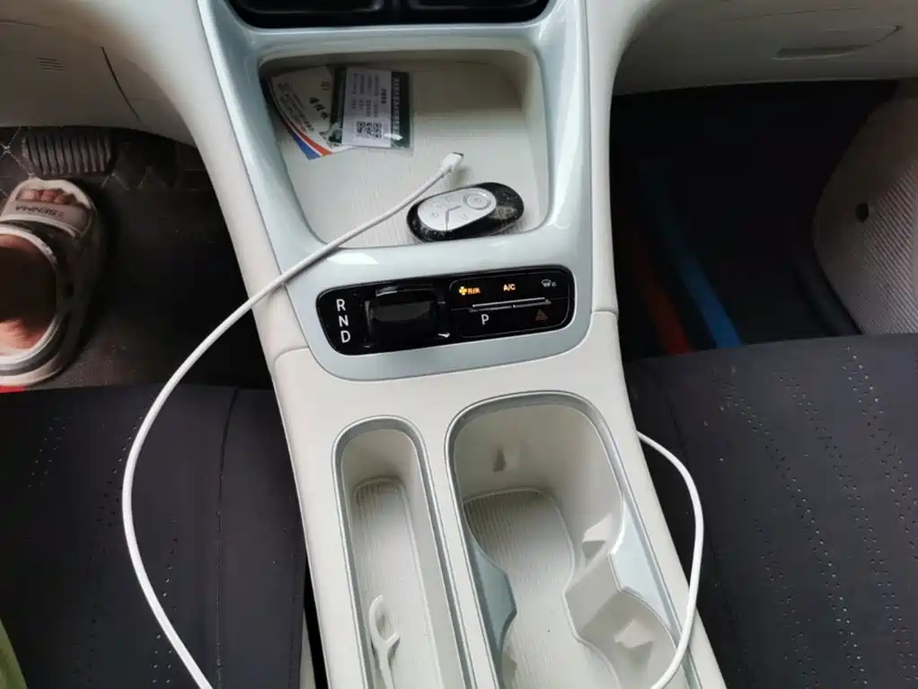 Geely Galaxy Starwish 2025 — фото 14