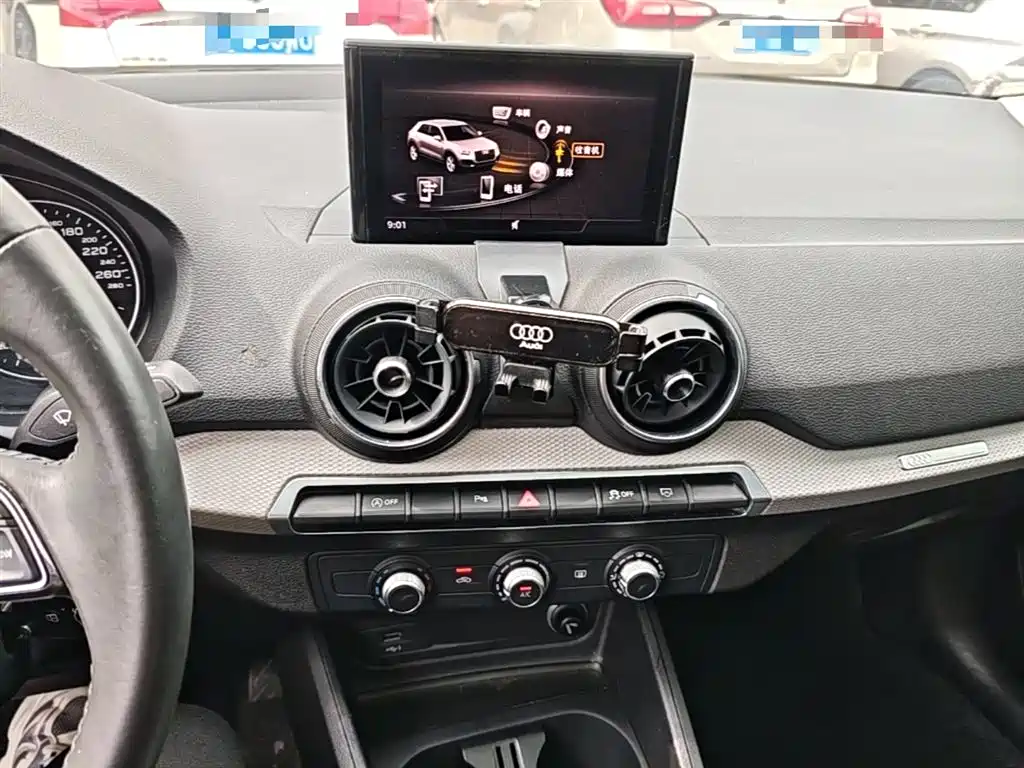 Audi Q2L 2021 — фото 13
