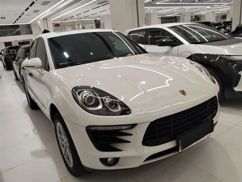 Porsche Macan 2018 — фото 20