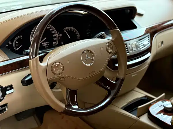 Mercedes-Benz S-Class 2007