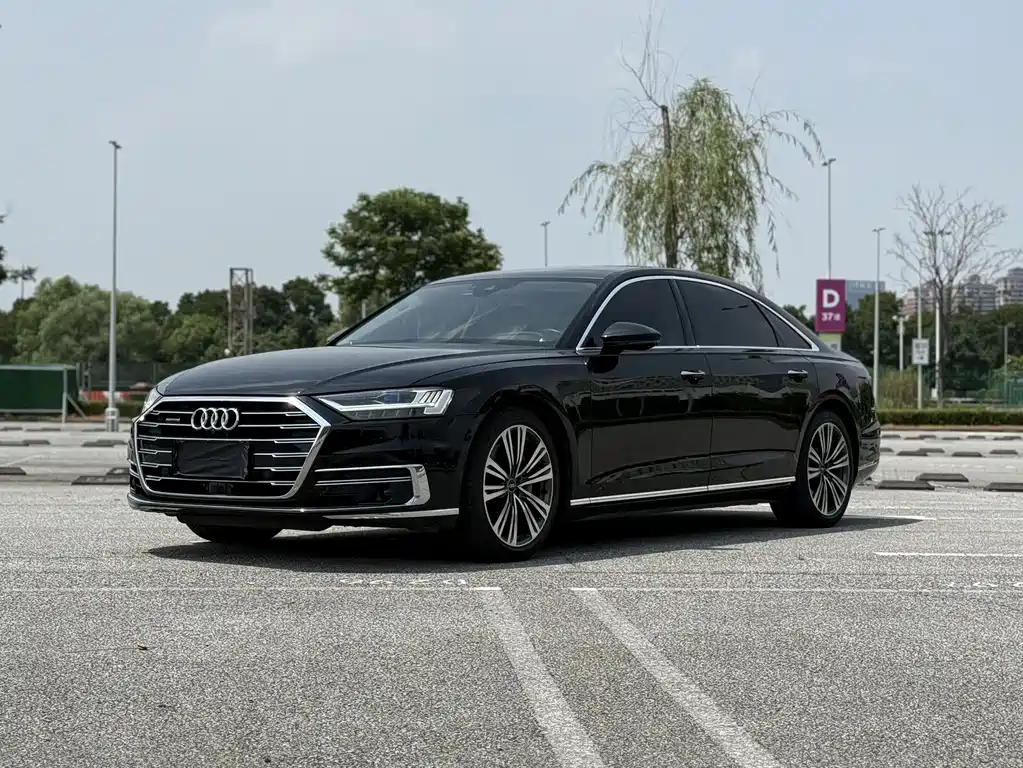 Audi A8 2021 — фото 2