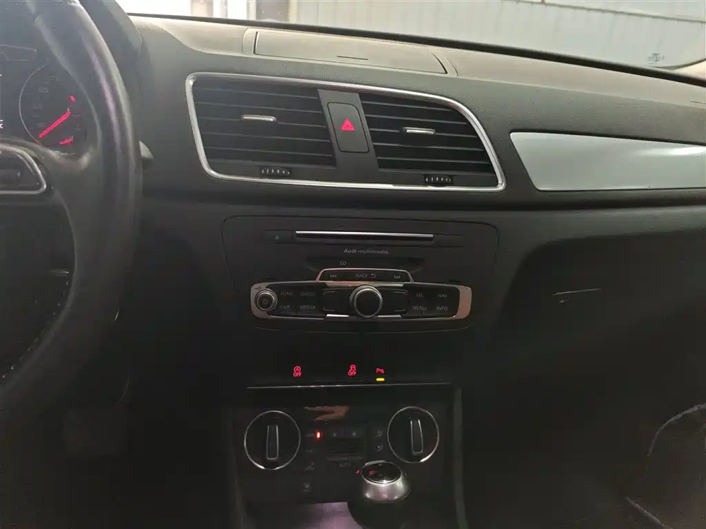 Audi Q3 2019 — фото 13
