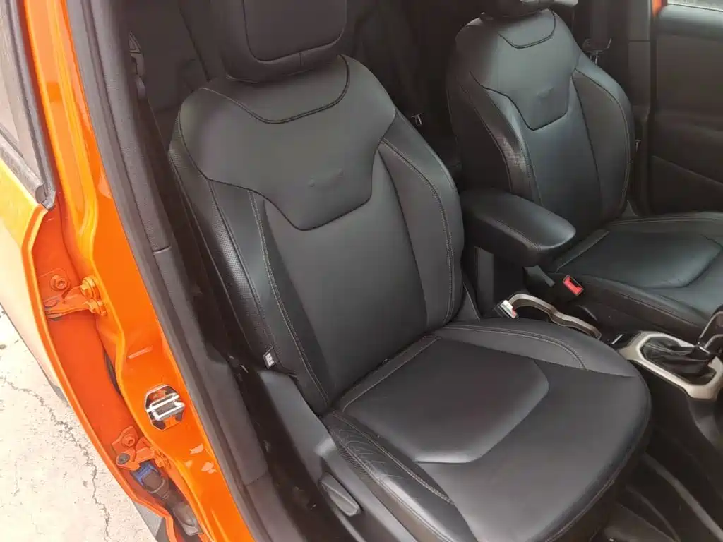 Jeep Renegade 2016 — фото 25
